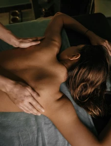 Aromatherapy Refresh Massage (Ylang Ylang)